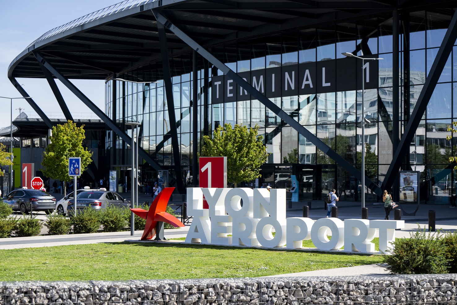 How to get to Lyon Saint-Exupéry Airport?